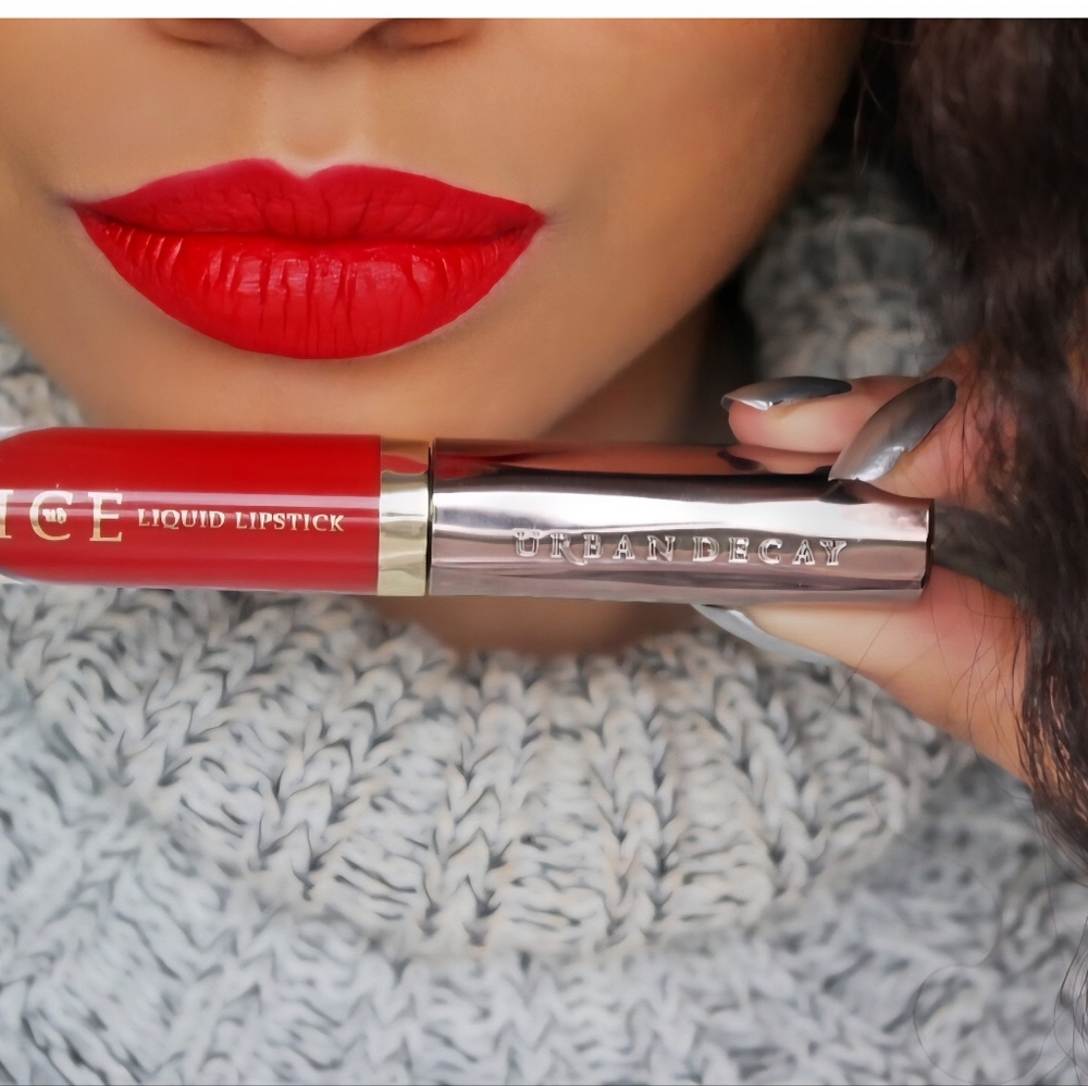 Urban Decay Vice Liquid Lipstick - CRIMSON